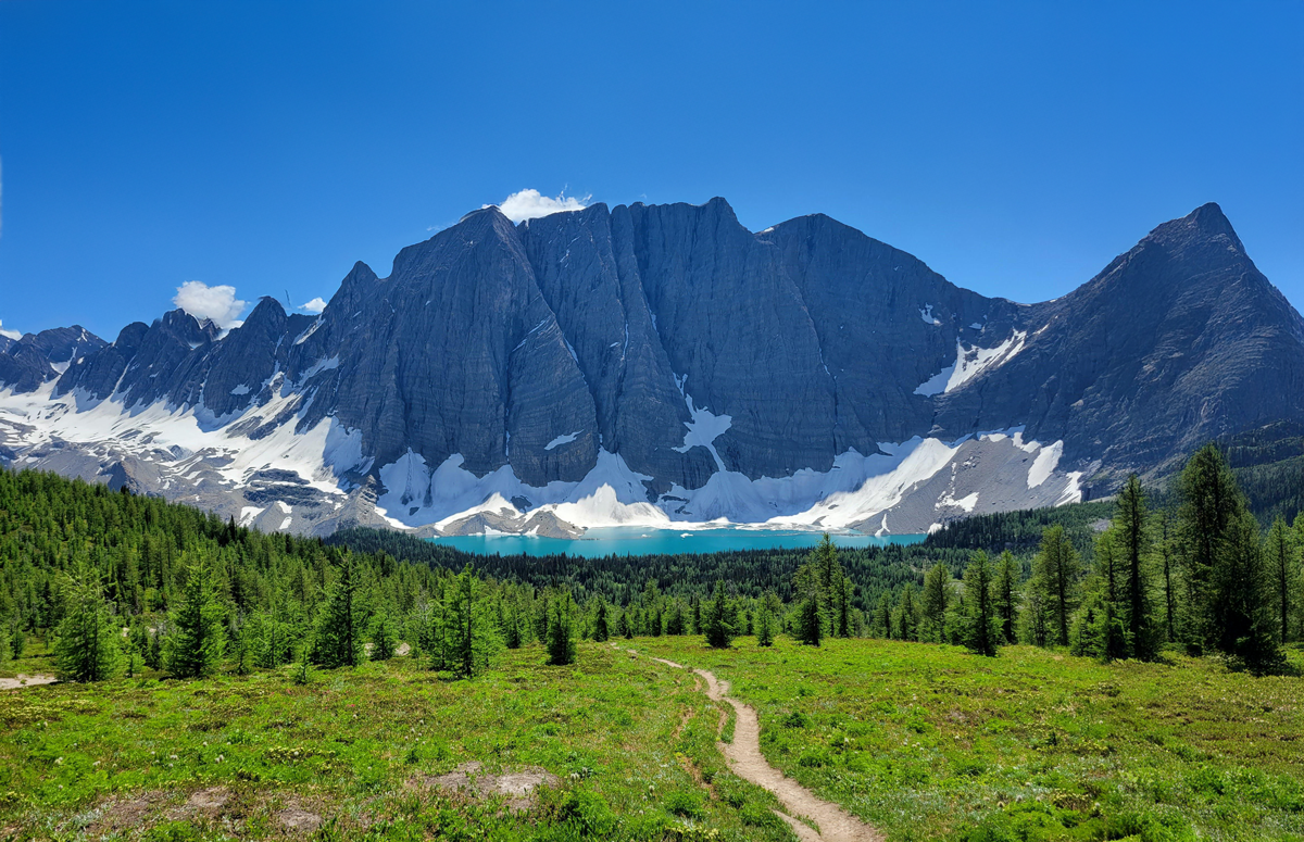 Floe-Lake-Trail,-Kootenay-National-Park-view