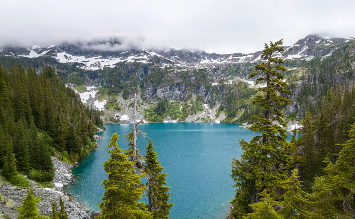 Love-Lake-Trail-above-Della-Falls,-Strathcona-Provincial-Park,-British-Columbia