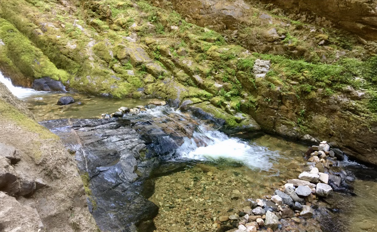 Tulip-Creek-Falls,-BC